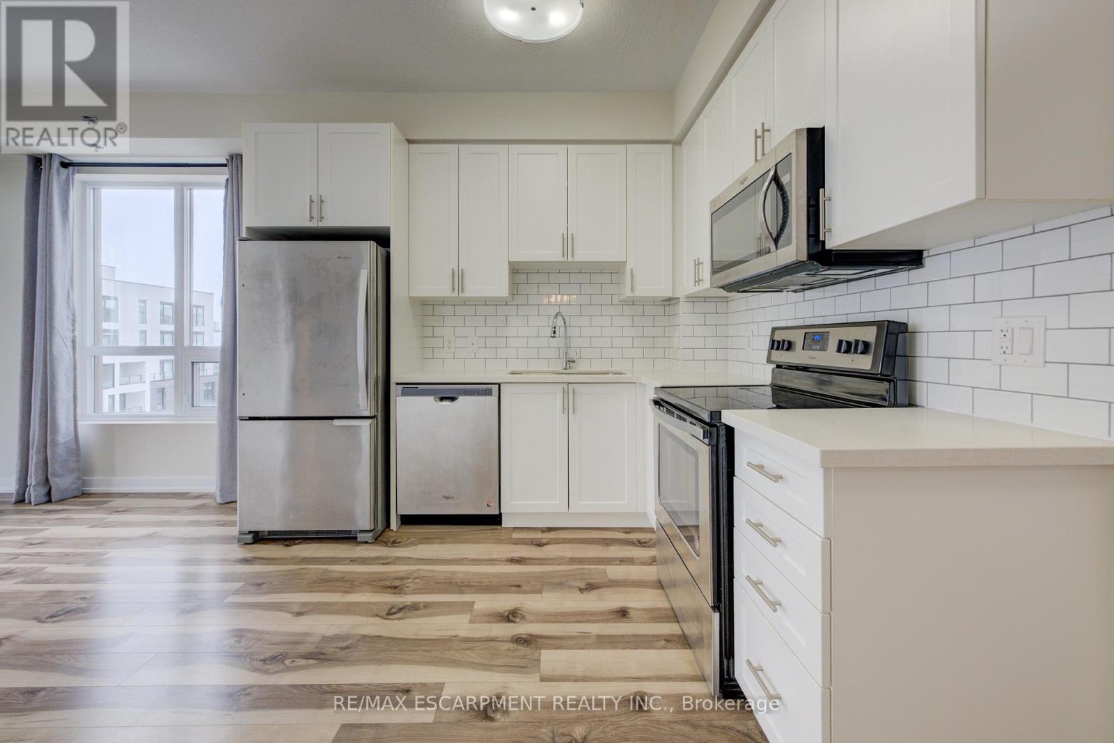 Photo 11 of 720 2486 Old Bronte Road, Oakville ON