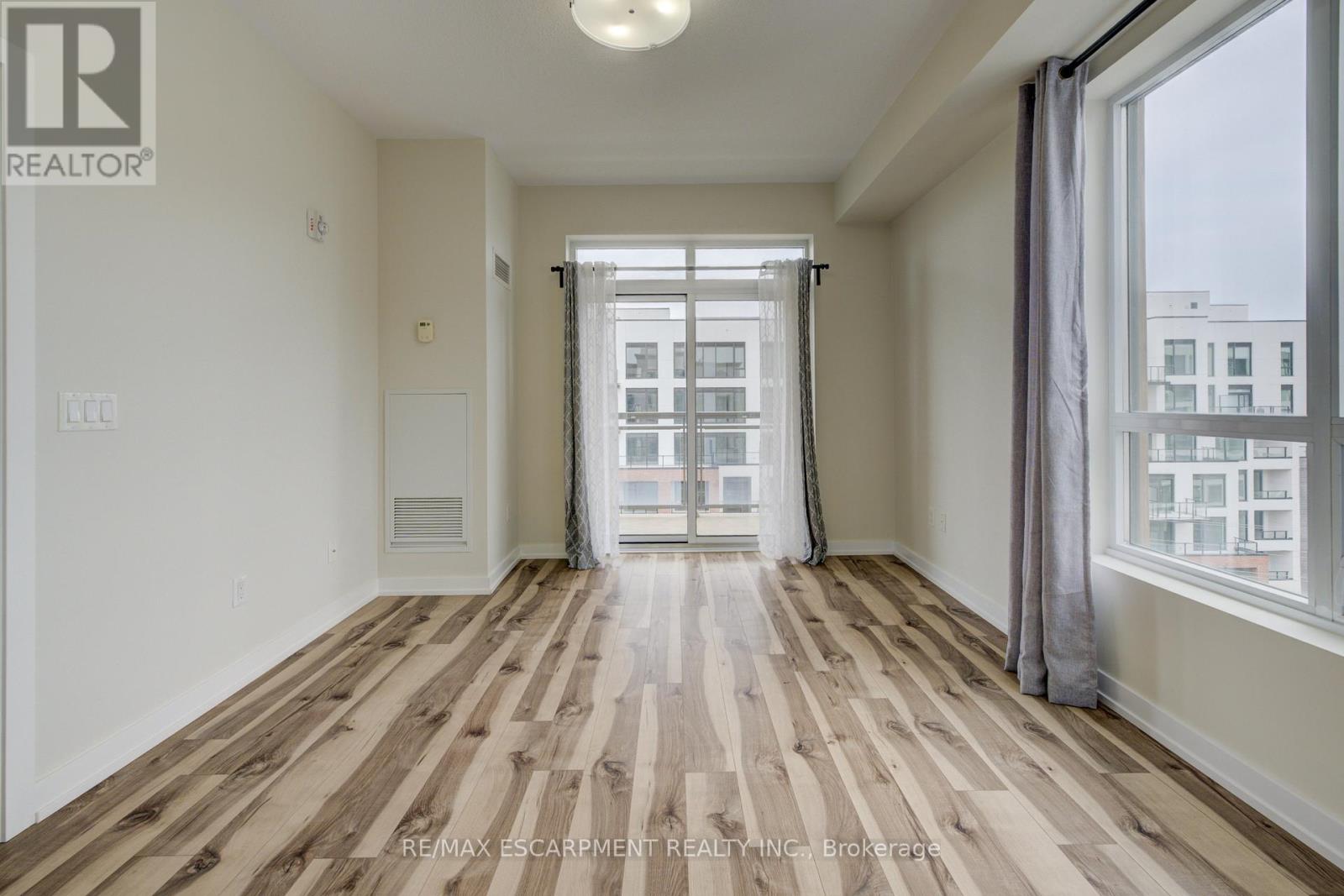 Photo 13 of 720 2486 Old Bronte Road, Oakville ON