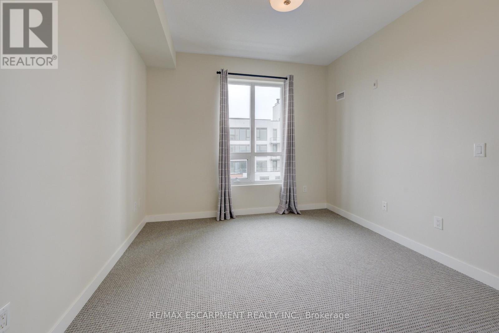 Photo 18 of 720 2486 Old Bronte Road, Oakville ON