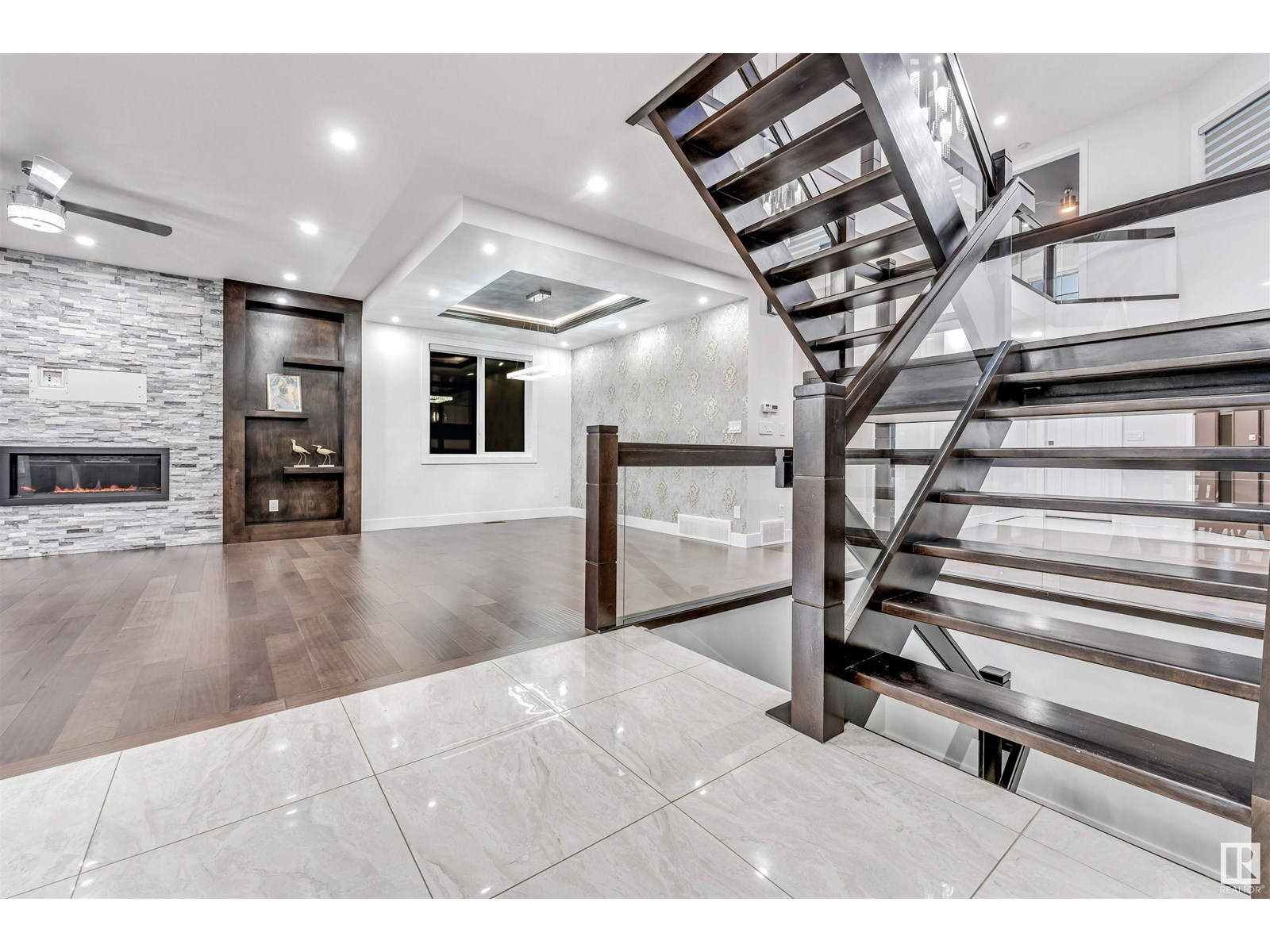 Photo 32 of 1935 19 Av Nw, Edmonton AB