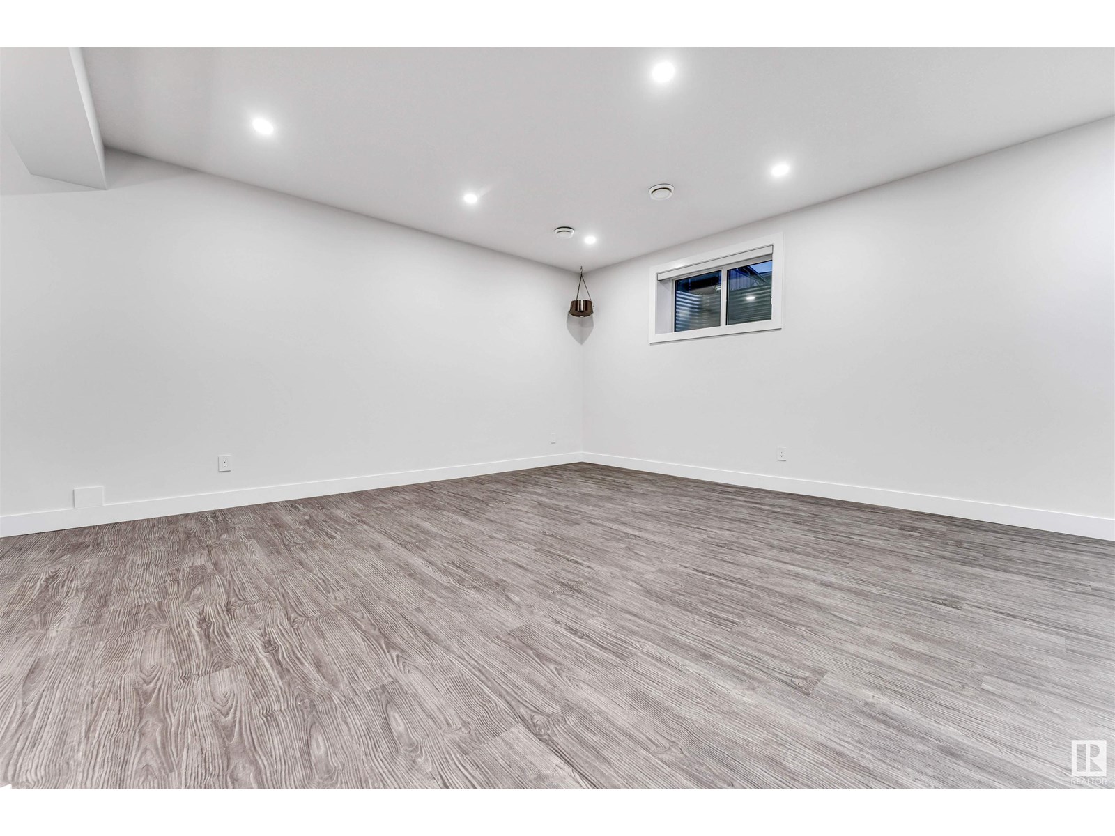Photo 57 of 1935 19 Av Nw, Edmonton AB