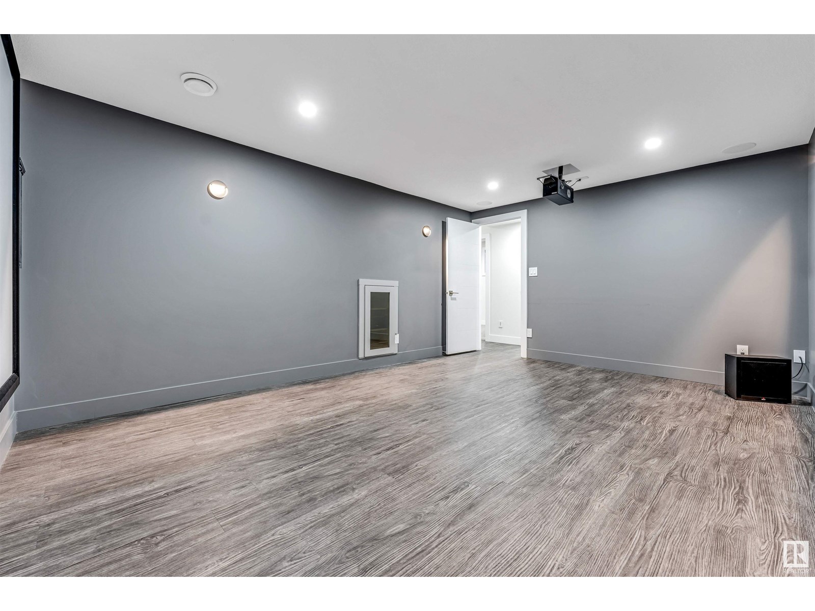 Photo 63 of 1935 19 Av Nw, Edmonton AB
