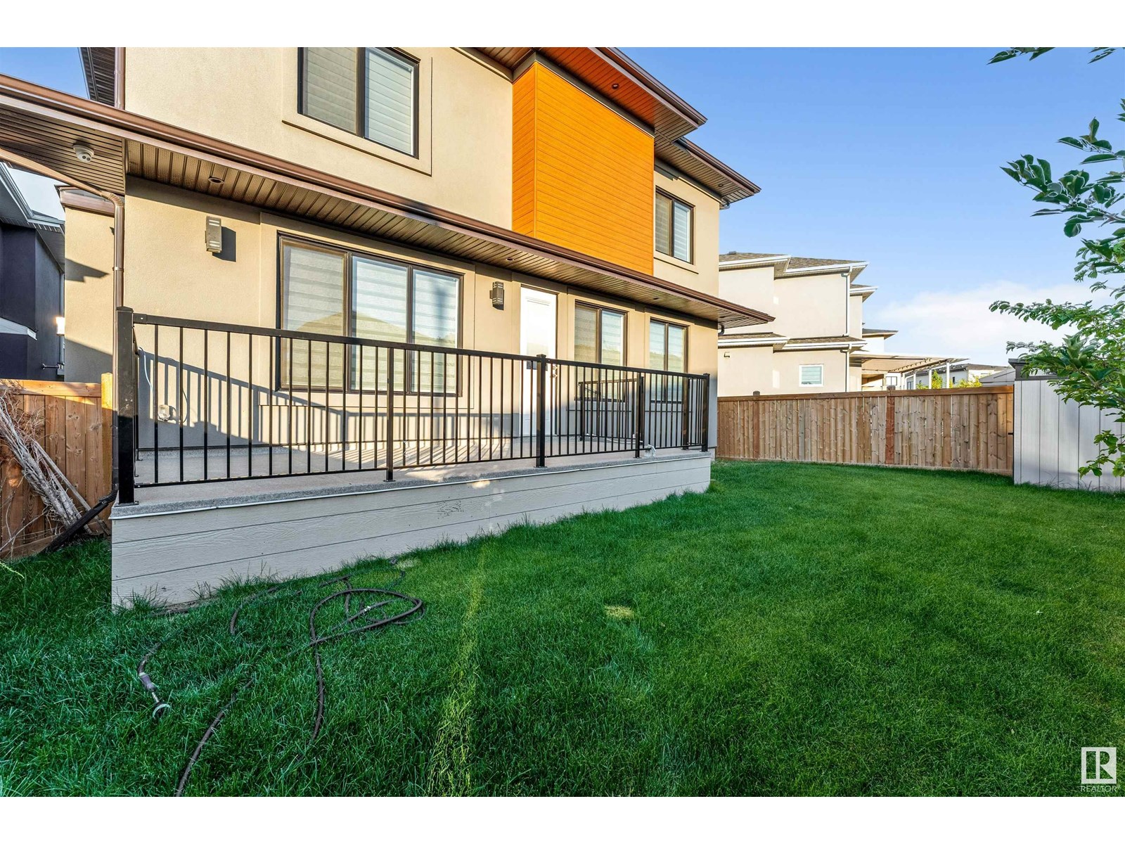 Photo 9 of 1935 19 Av Nw, Edmonton AB