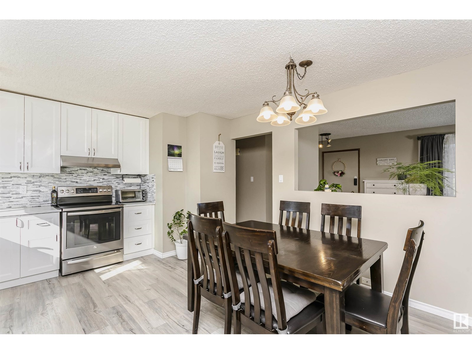 Photo 32 of 129 Diamond Dr, Millet AB