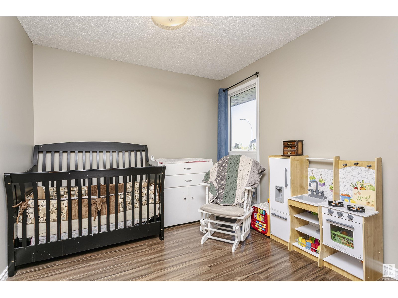 Photo 21 of 129 Diamond Dr, Millet AB