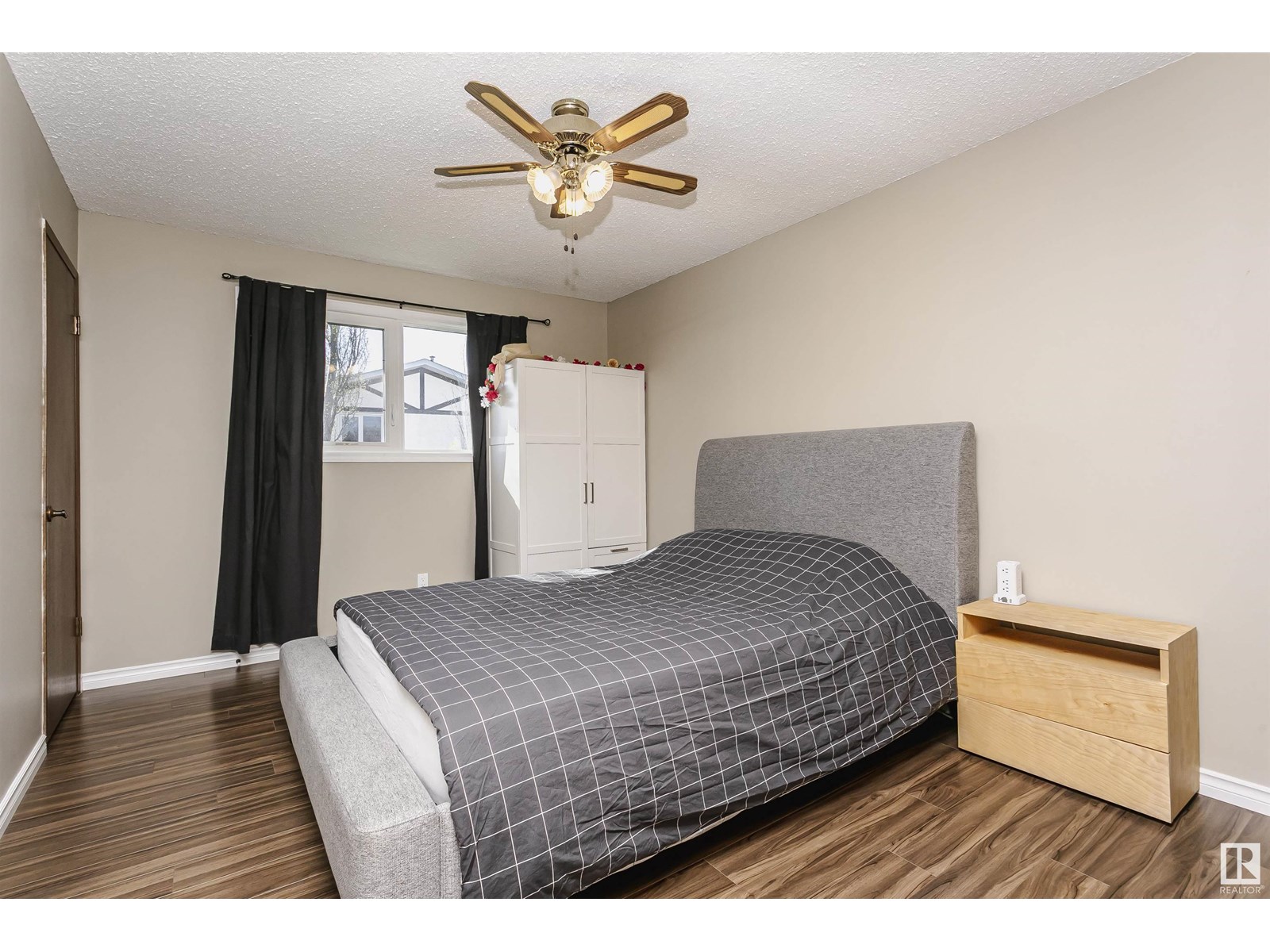 Photo 22 of 129 Diamond Dr, Millet AB