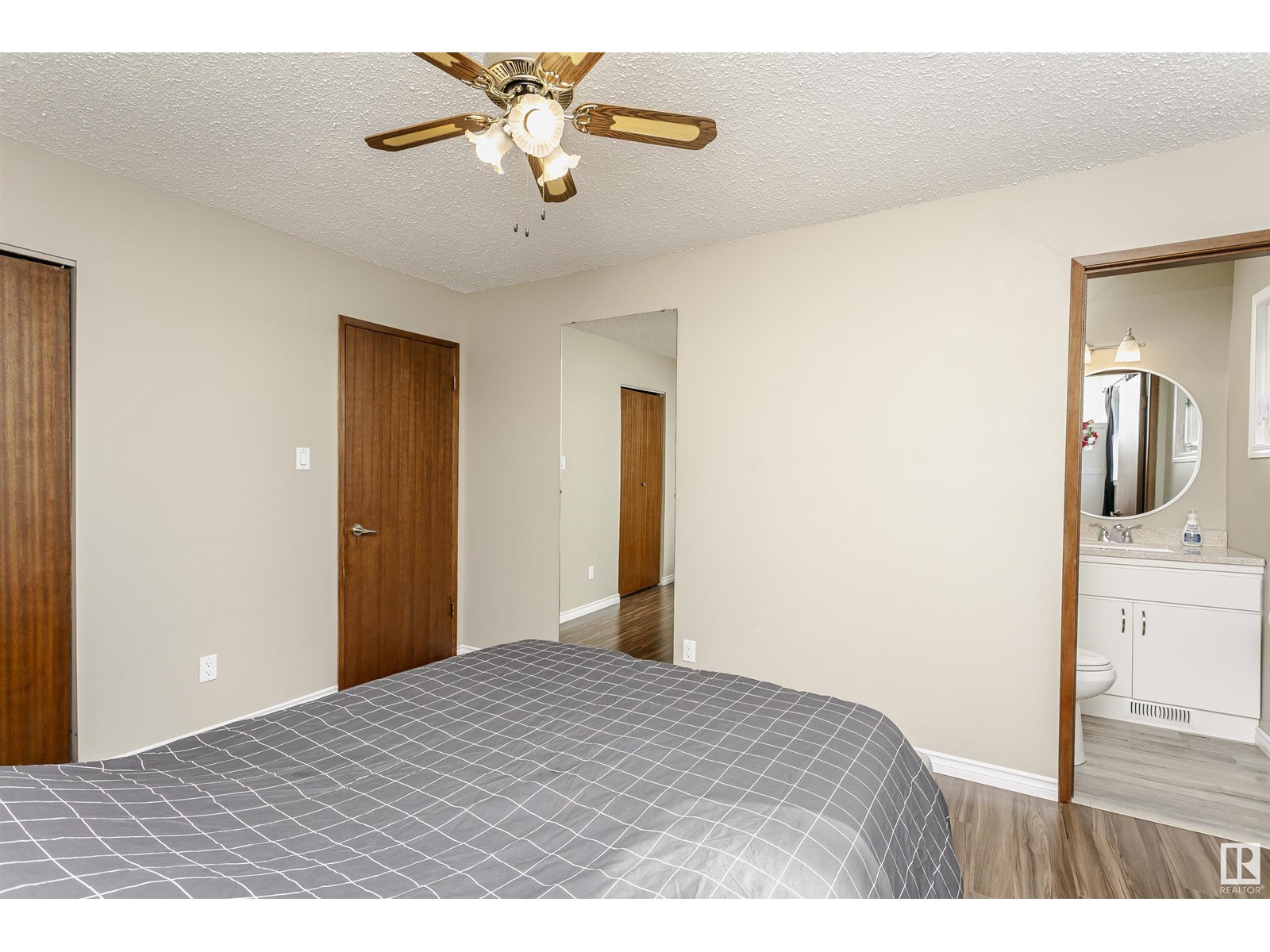Photo 12 of 129 Diamond Dr, Millet AB