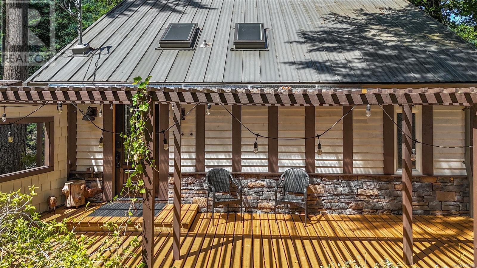 1709/1713 Falcon Heights Rd, Langford