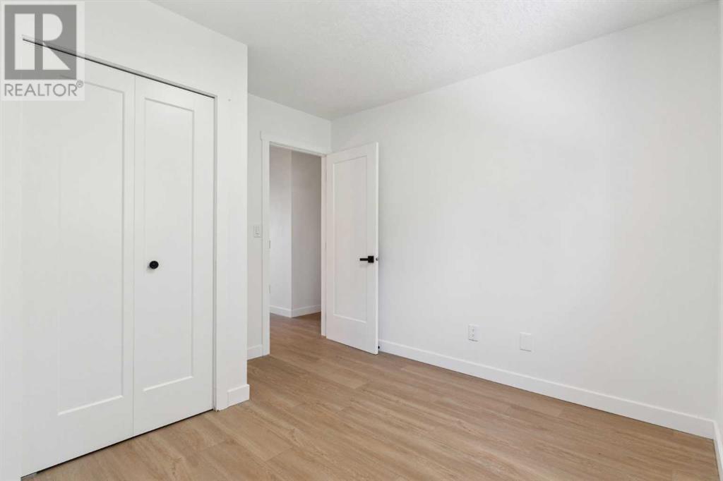 Single Family House for Sale in  Silver Springs Road NW Silver Springs Calgary 