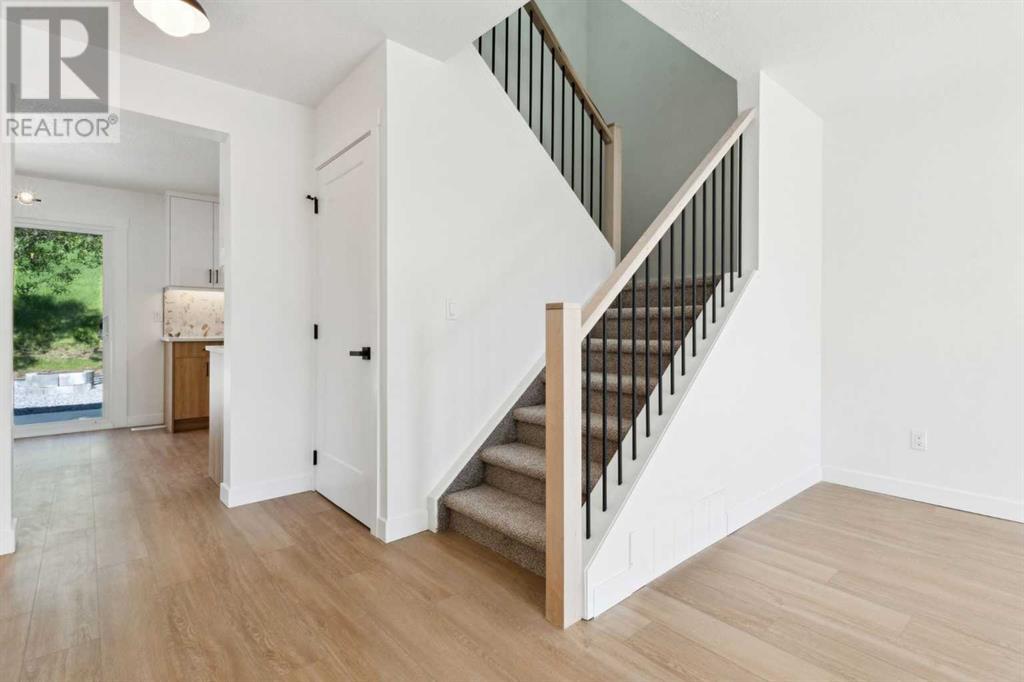 Single Family House for Sale in  Silver Springs Road NW Silver Springs Calgary 