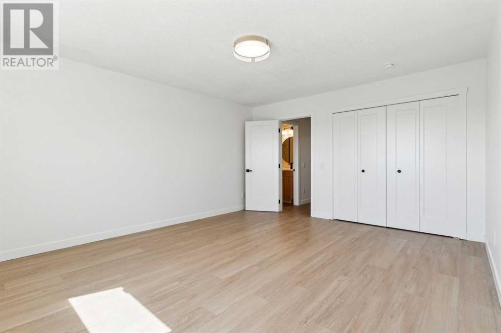 Single Family House for Sale in  Silver Springs Road NW Silver Springs Calgary 
