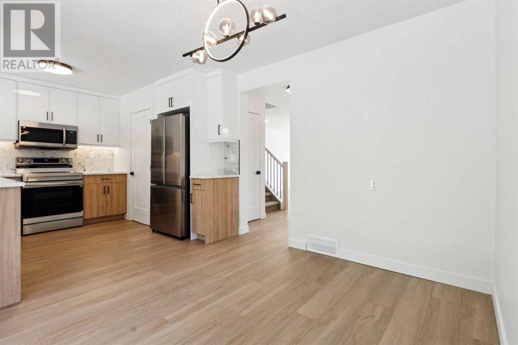 Single Family House for Sale in  Silver Springs Road NW Silver Springs Calgary 