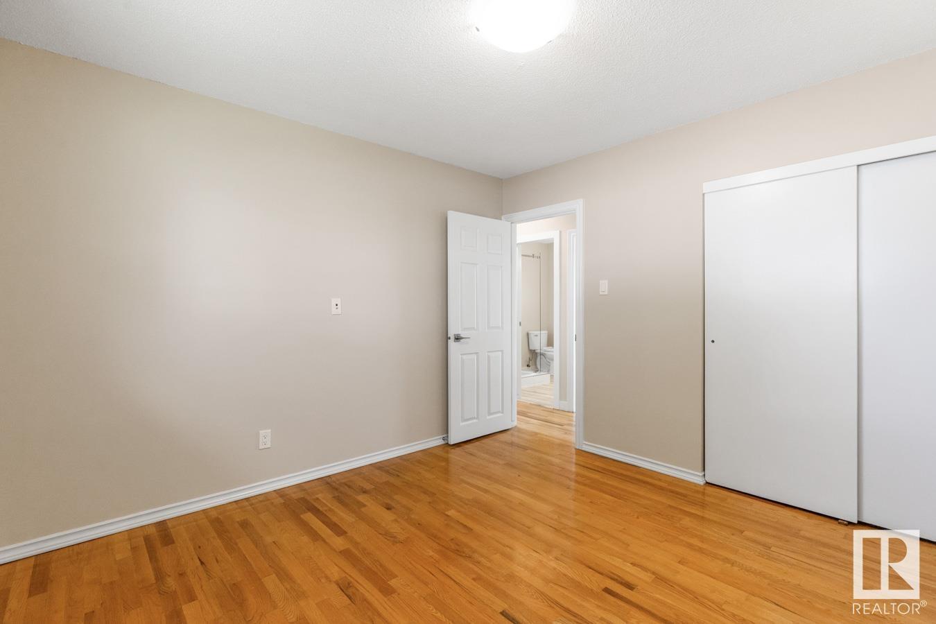 Photo 16 of 13908 57 St Nw, Edmonton AB
