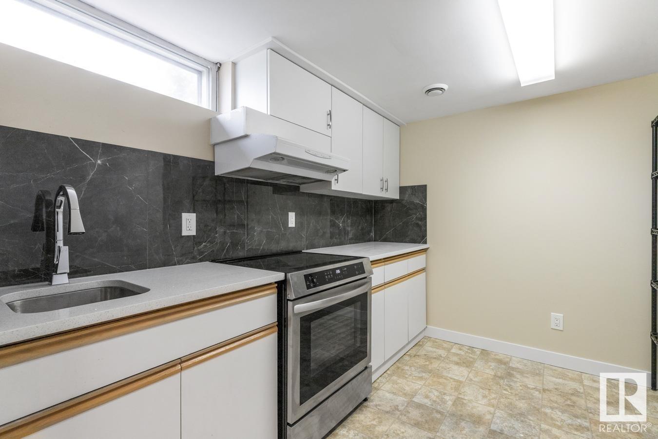 Photo 23 of 13908 57 St Nw, Edmonton AB