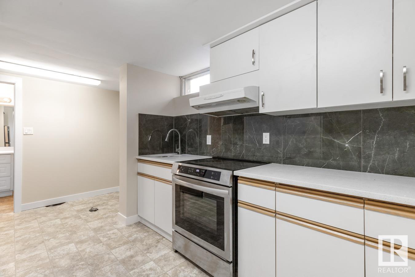 Photo 24 of 13908 57 St Nw, Edmonton AB