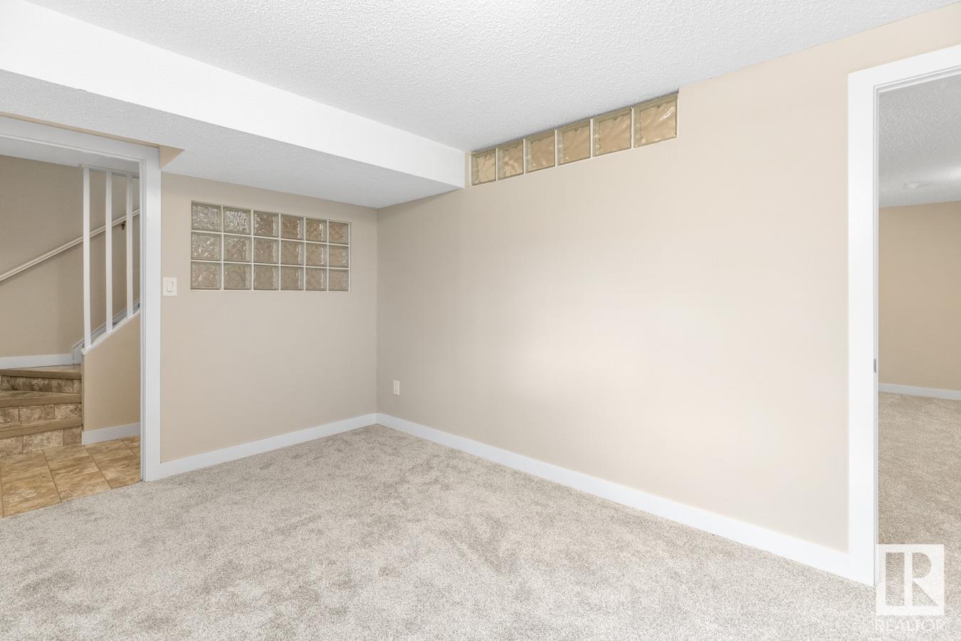 Photo 32 of 13908 57 St Nw, Edmonton AB