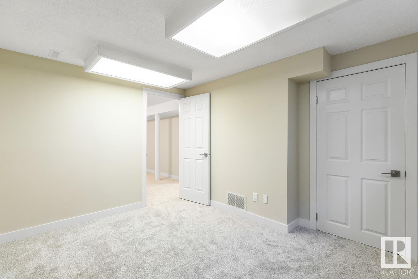 Photo 36 of 13908 57 St Nw, Edmonton AB