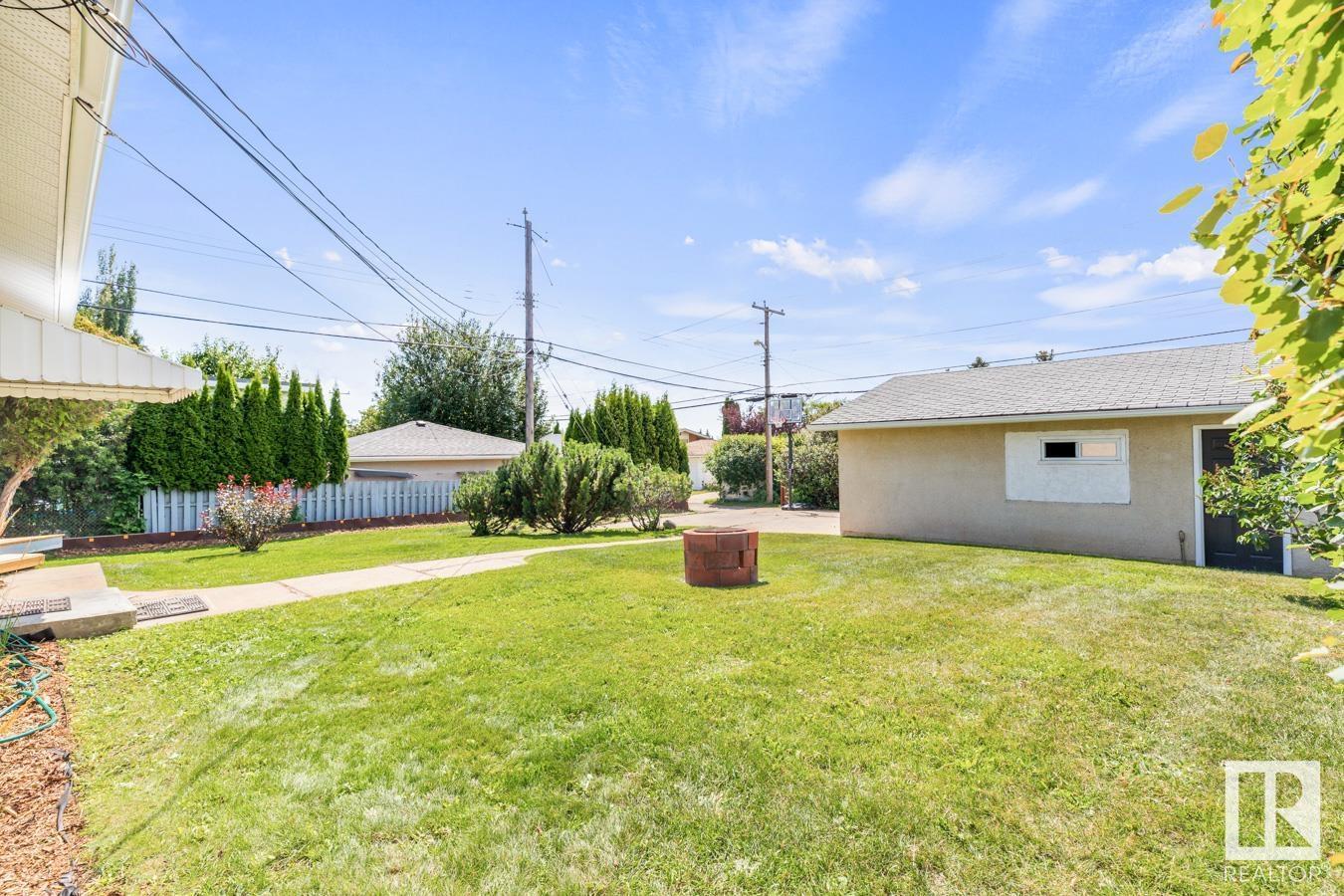 Photo 41 of 13908 57 St Nw, Edmonton AB