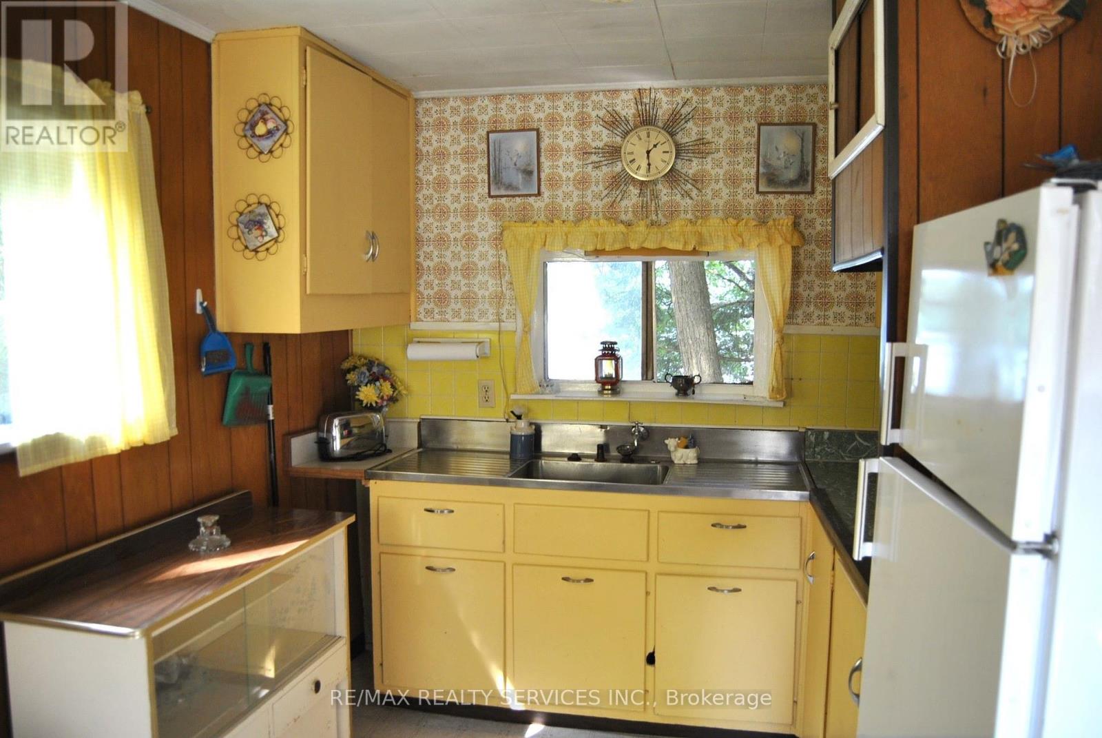 Photo 24 of 1102 Lakeshore Drive S, Bracebridge ON