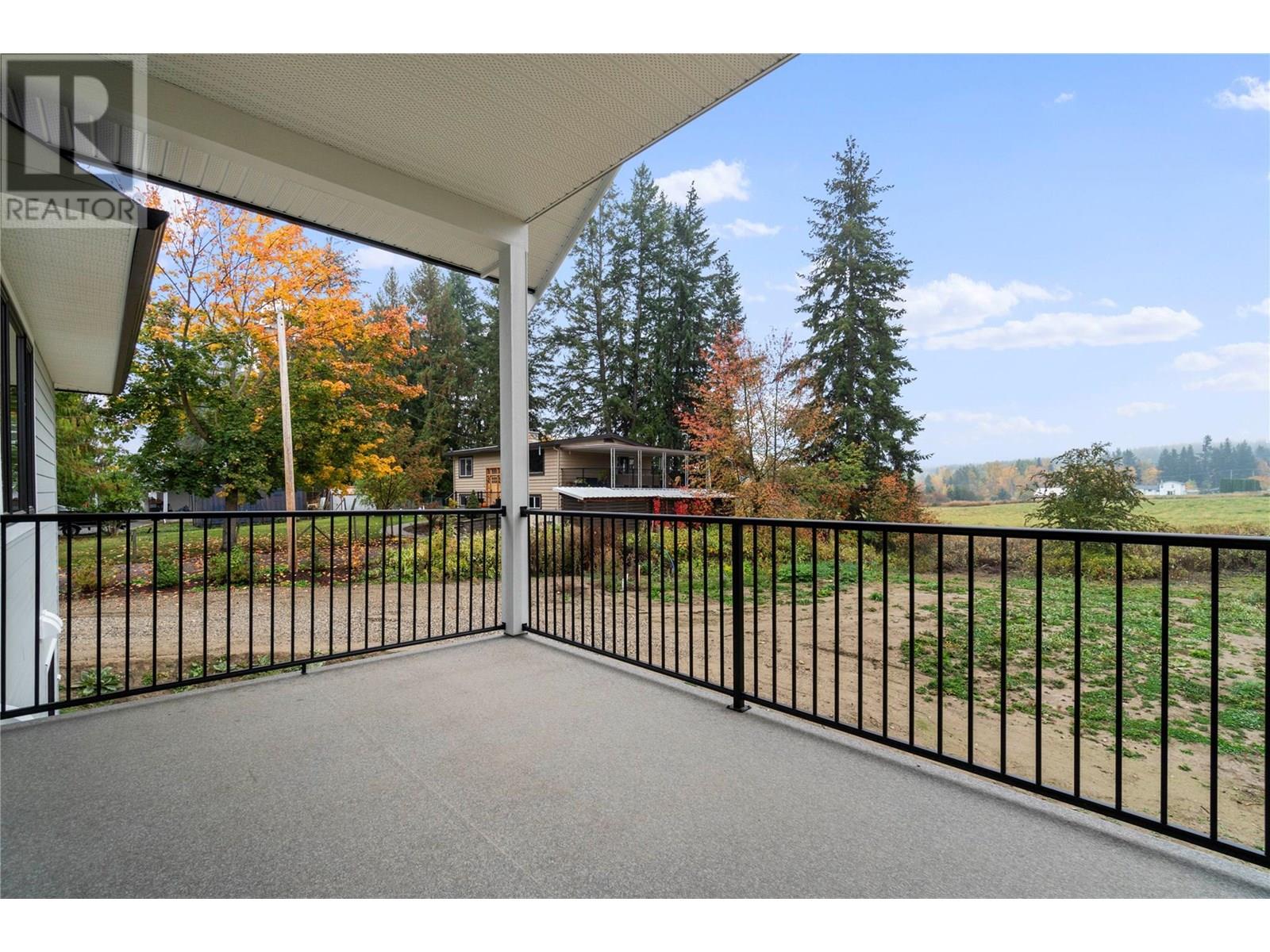 Photo 17 of 3534 16 Avenue Ne, Salmon Arm BC