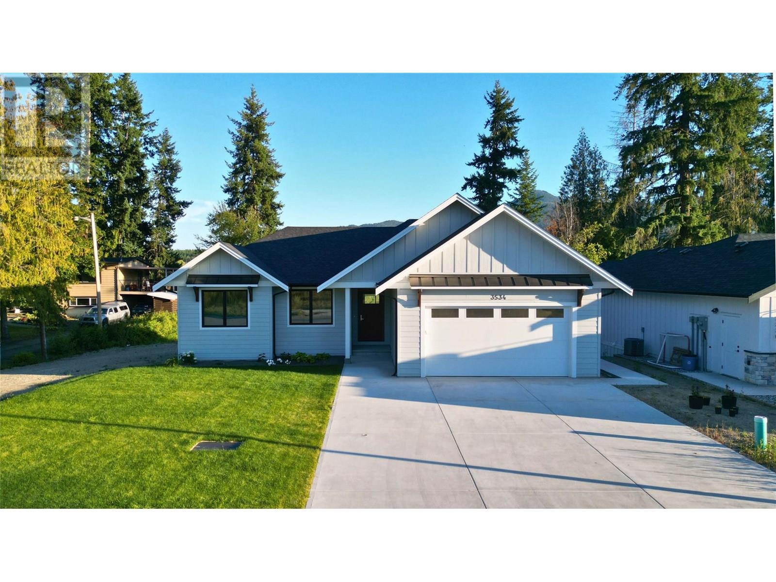 Photo 1 of 3534 16 Avenue Ne, Salmon Arm BC