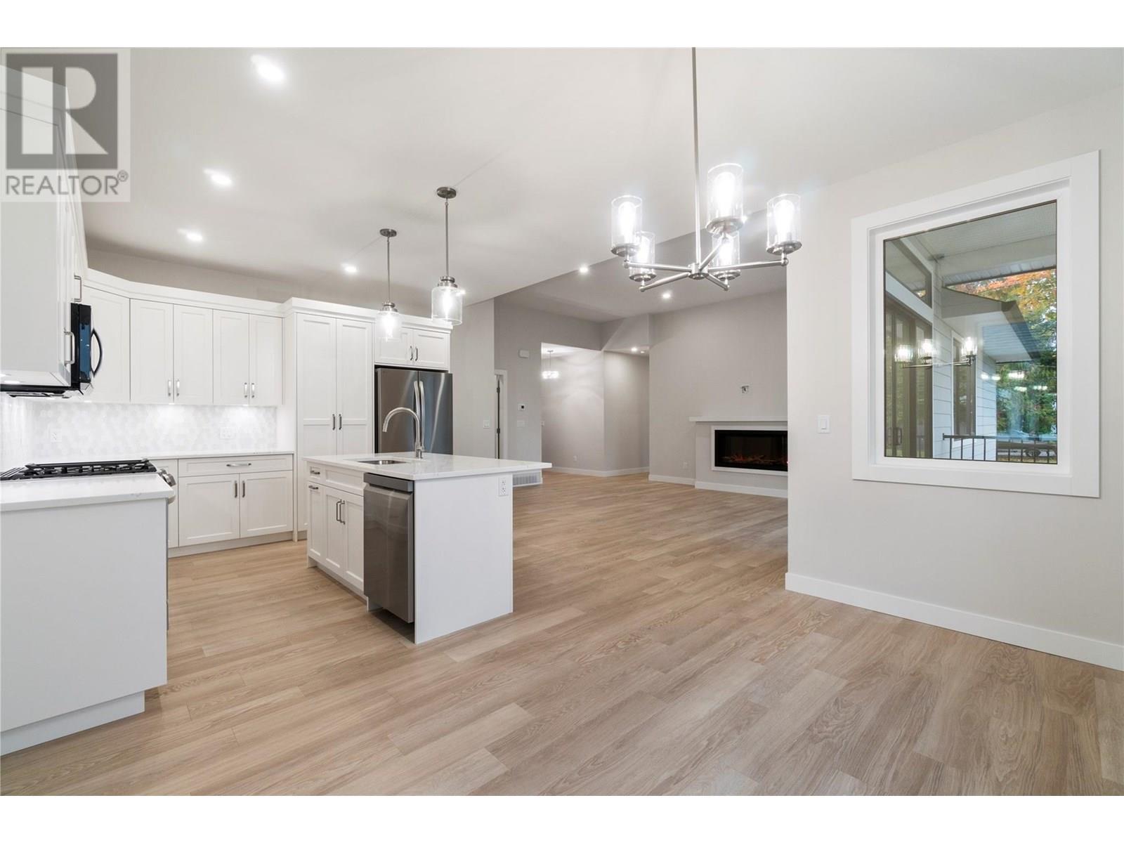 Photo 14 of 3534 16 Avenue Ne, Salmon Arm BC