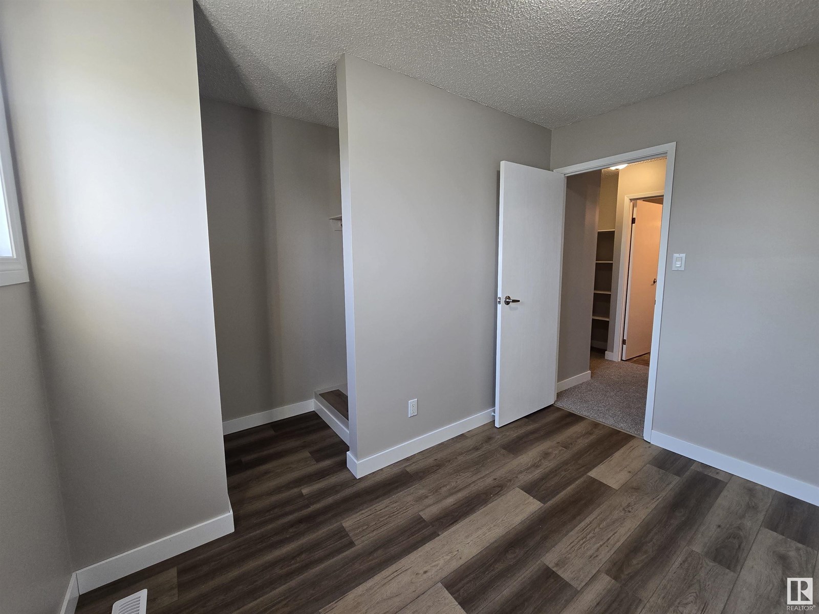Photo 17 of 137 Habitat Cr Nw, Edmonton AB