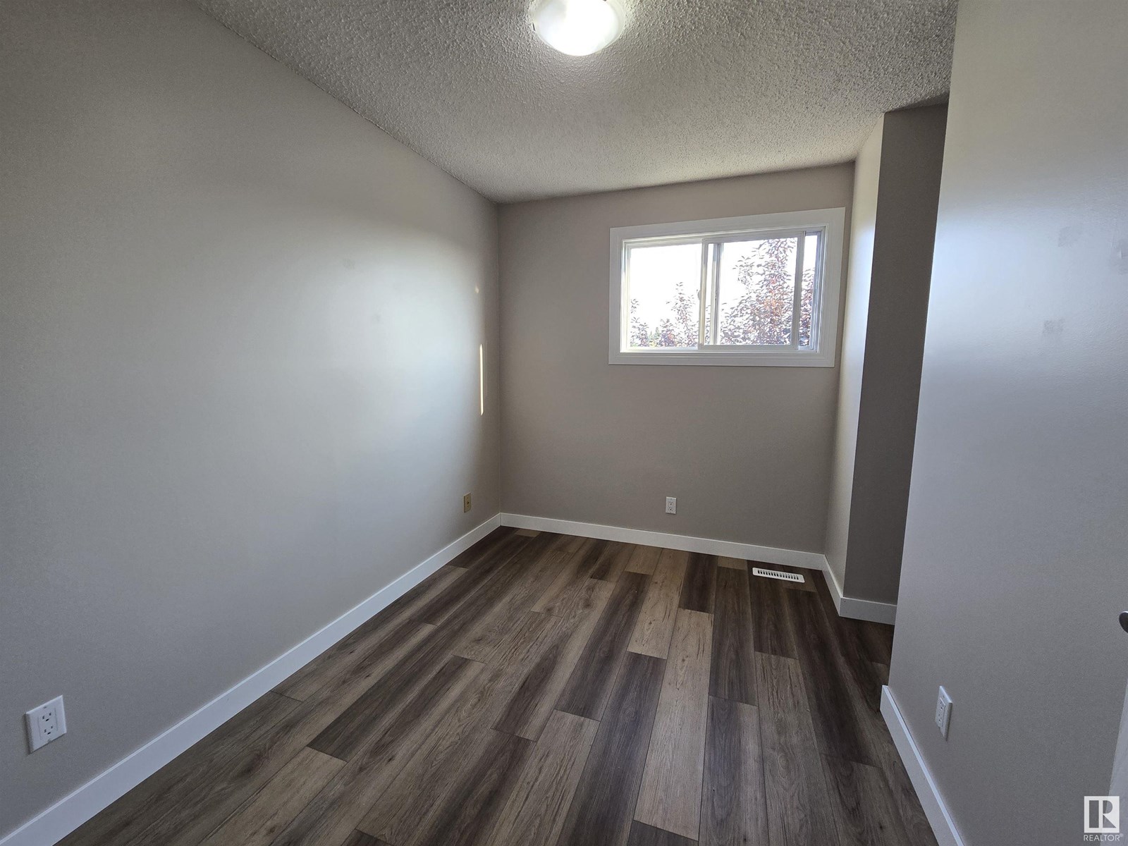 Photo 18 of 137 Habitat Cr Nw, Edmonton AB