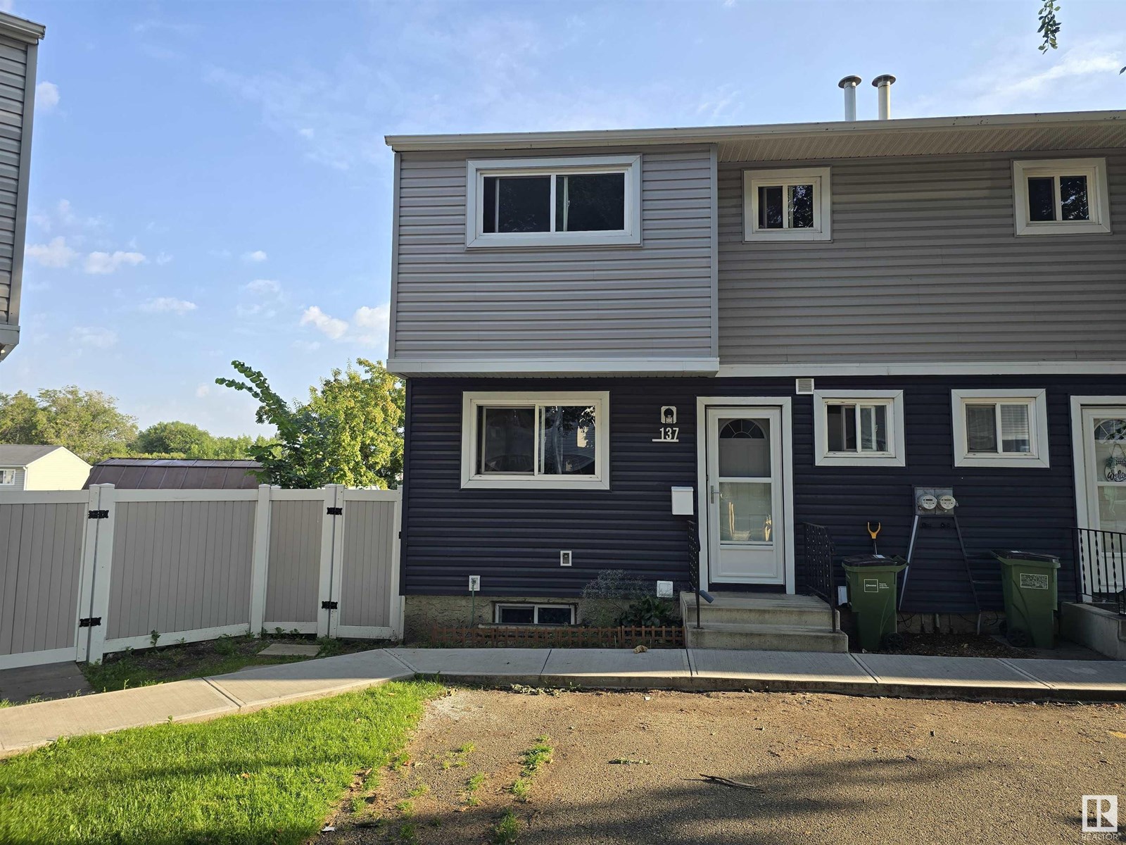 Photo 2 of 137 Habitat Cr Nw, Edmonton AB
