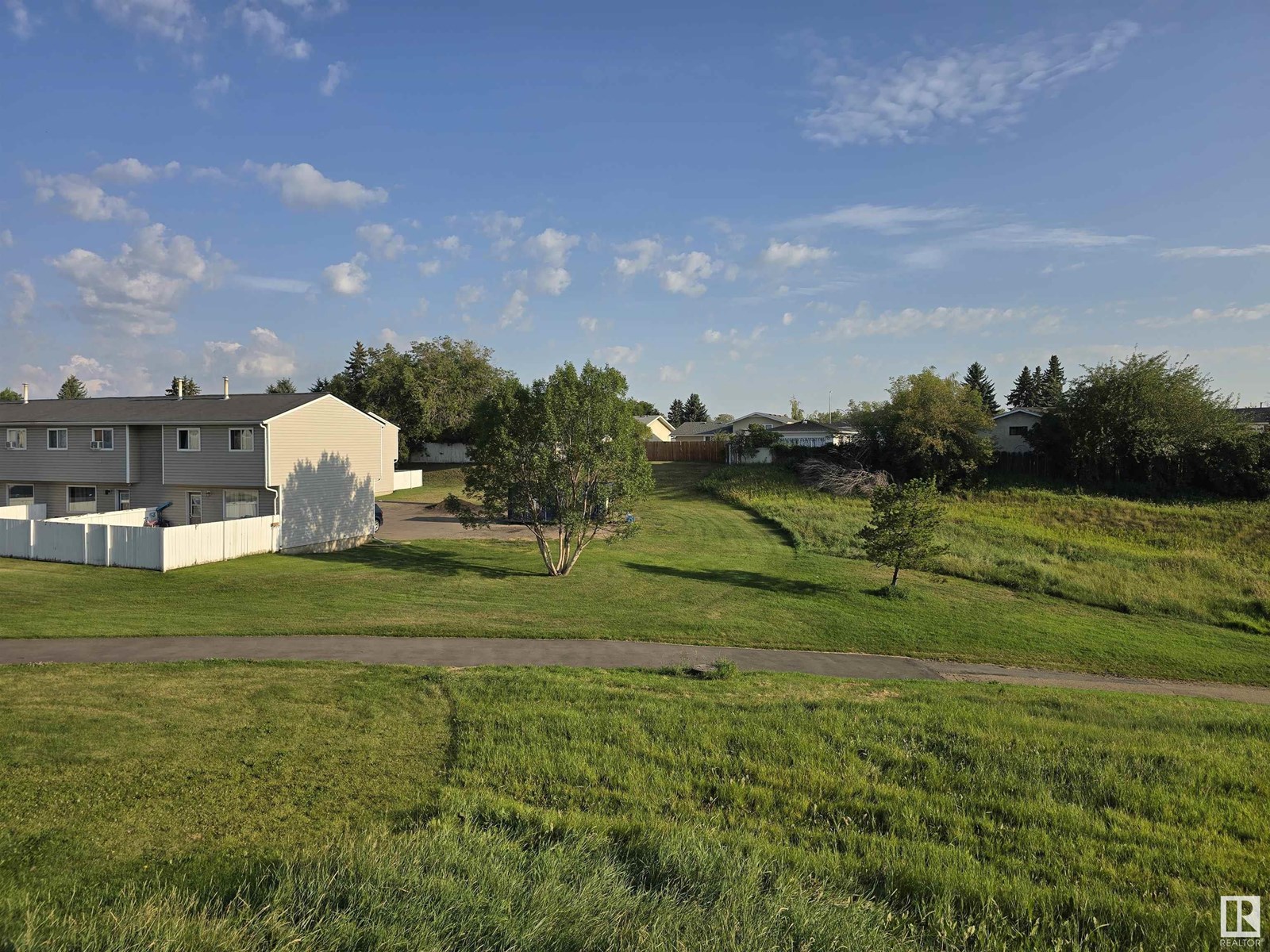 Photo 41 of 137 Habitat Cr Nw, Edmonton AB