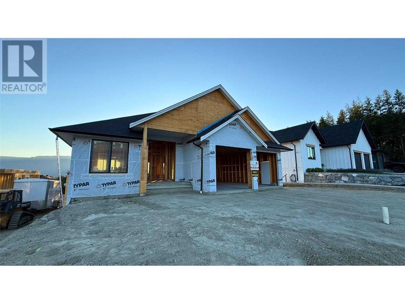 Photo 5 of 1905 35 Street Ne, Salmon Arm BC