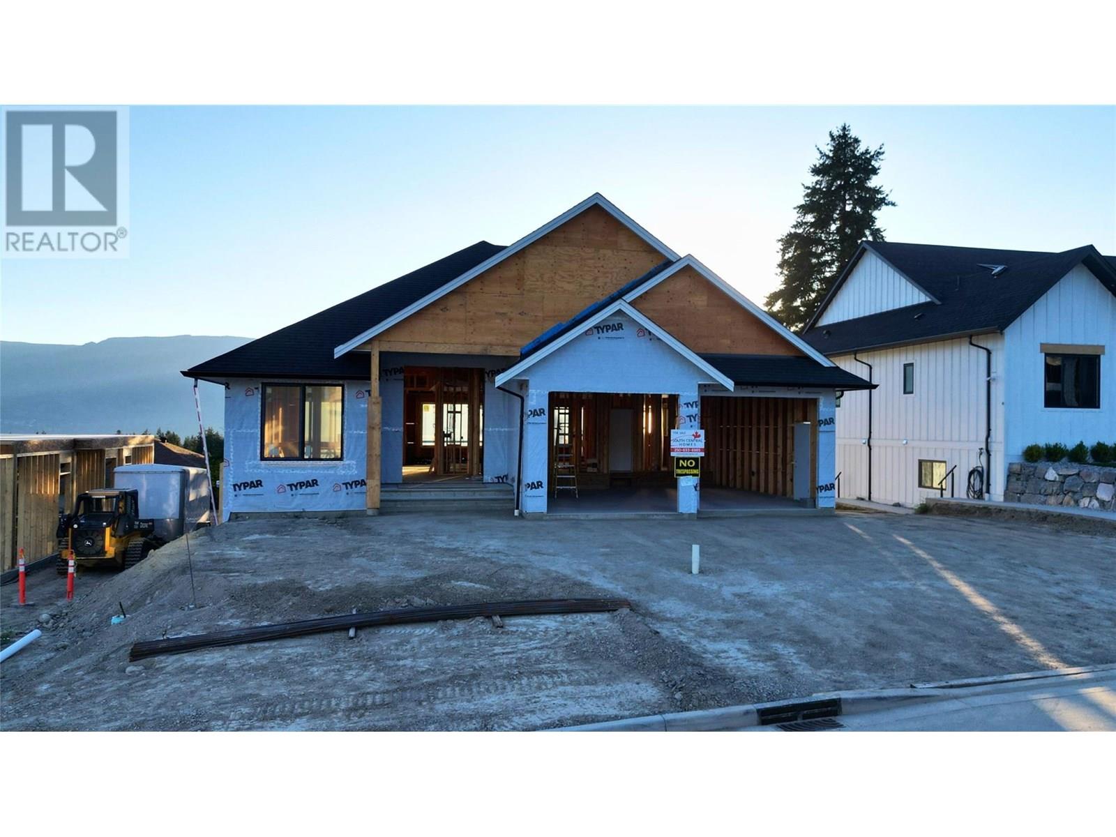 Photo 1 of 1905 35 Street Ne, Salmon Arm BC