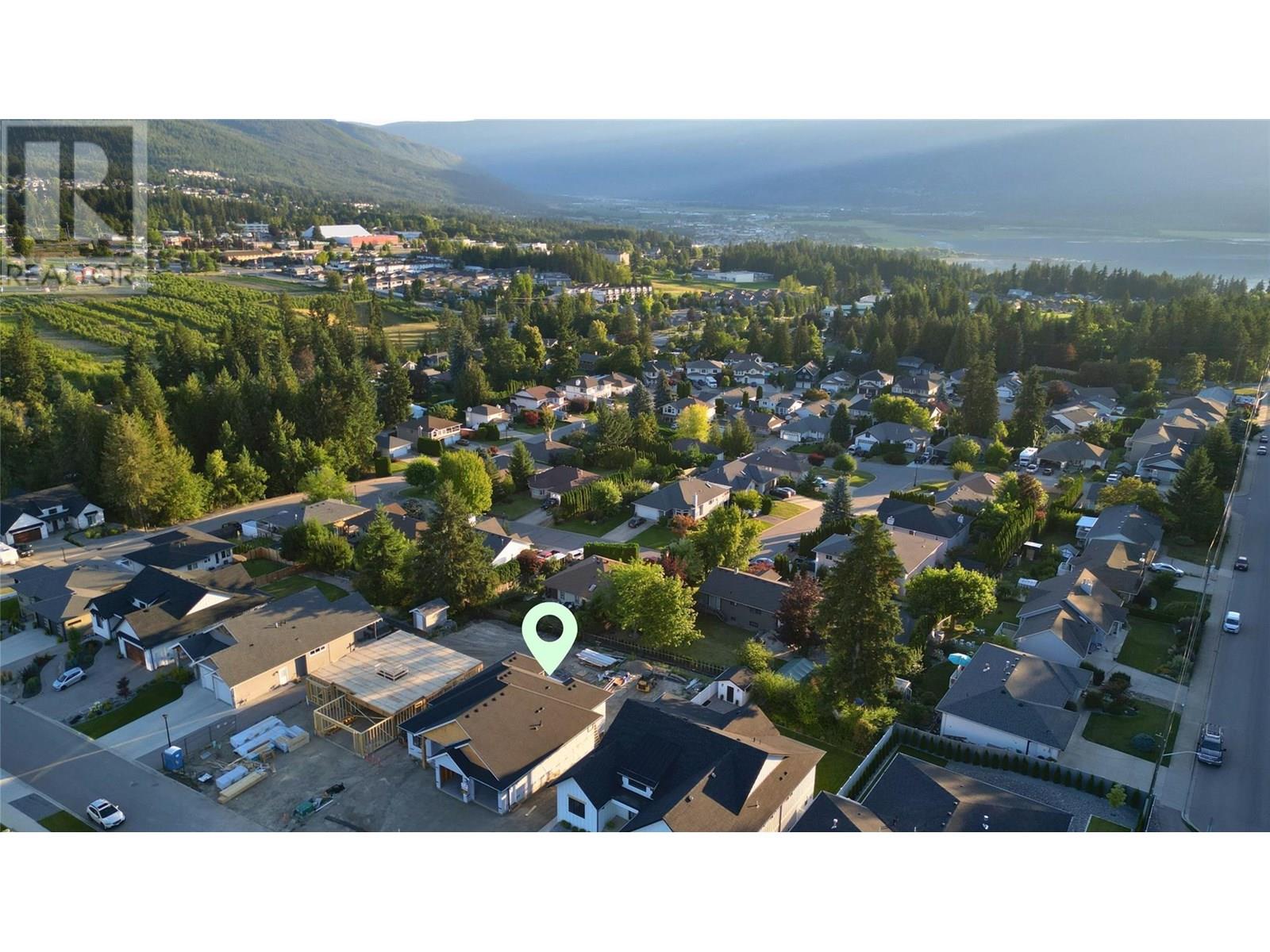 Photo 2 of 1905 35 Street Ne, Salmon Arm BC