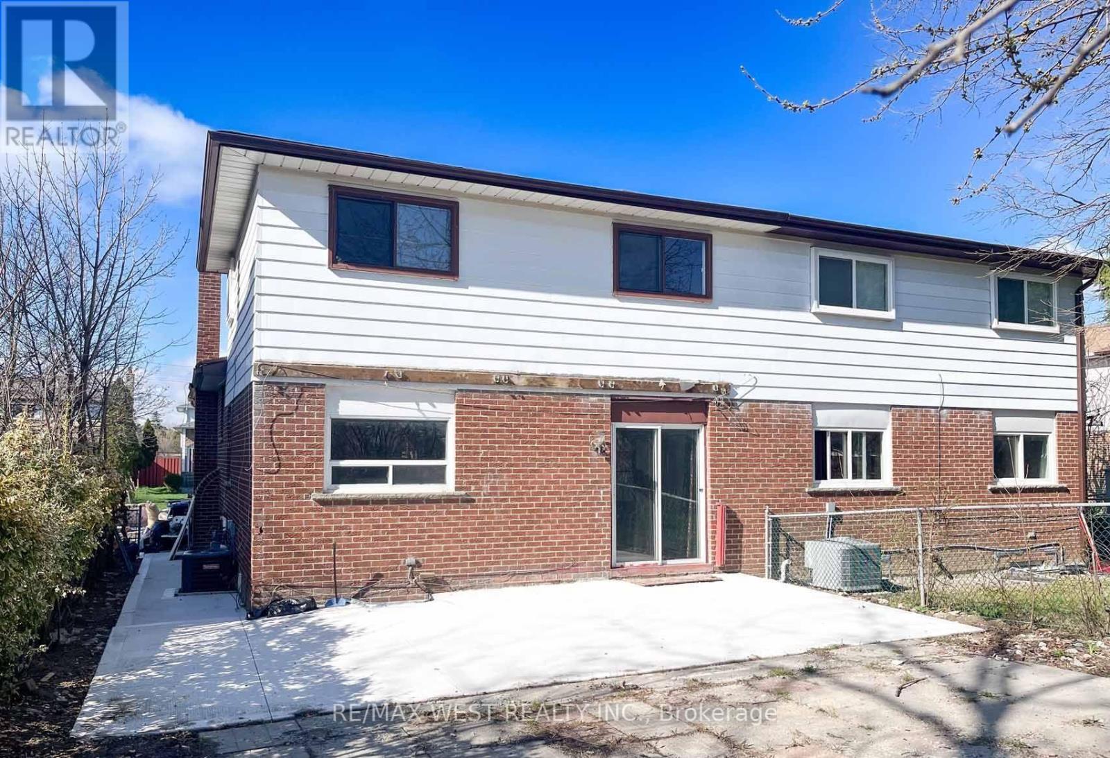 Photo 8 of Upper 322 Hansen Road, Brampton ON