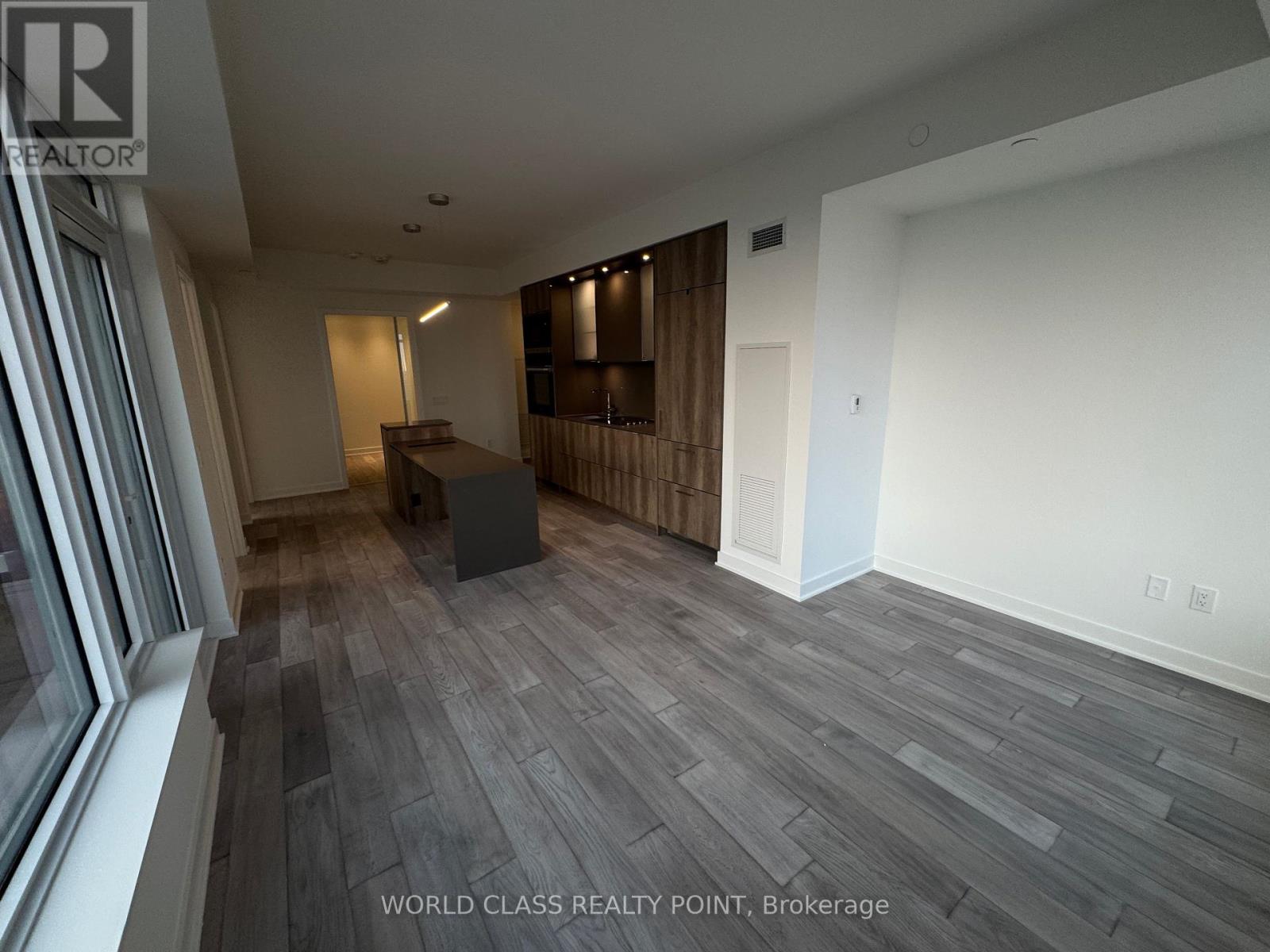 Photo 12 of 3309 11 Yorkville Avenue, Toronto ON