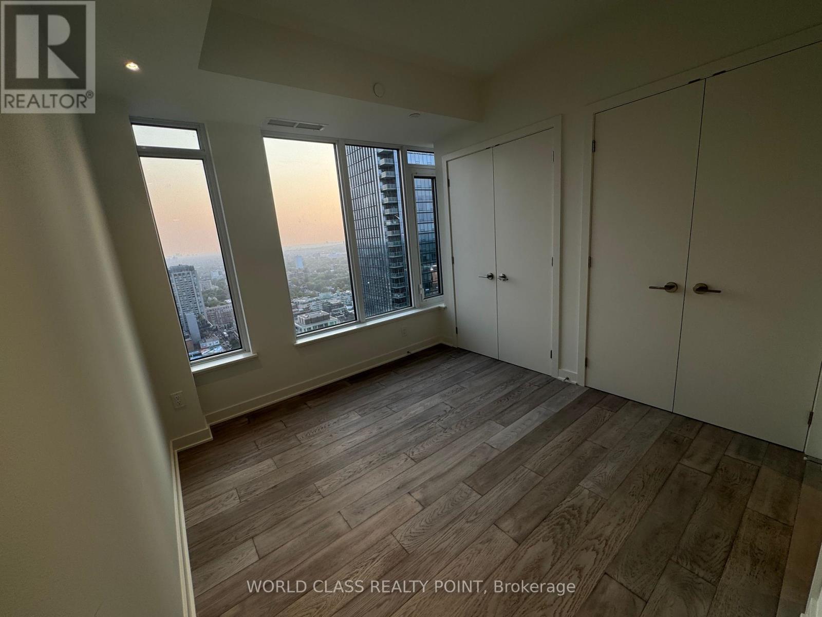 Photo 20 of 3309 11 Yorkville Avenue, Toronto ON