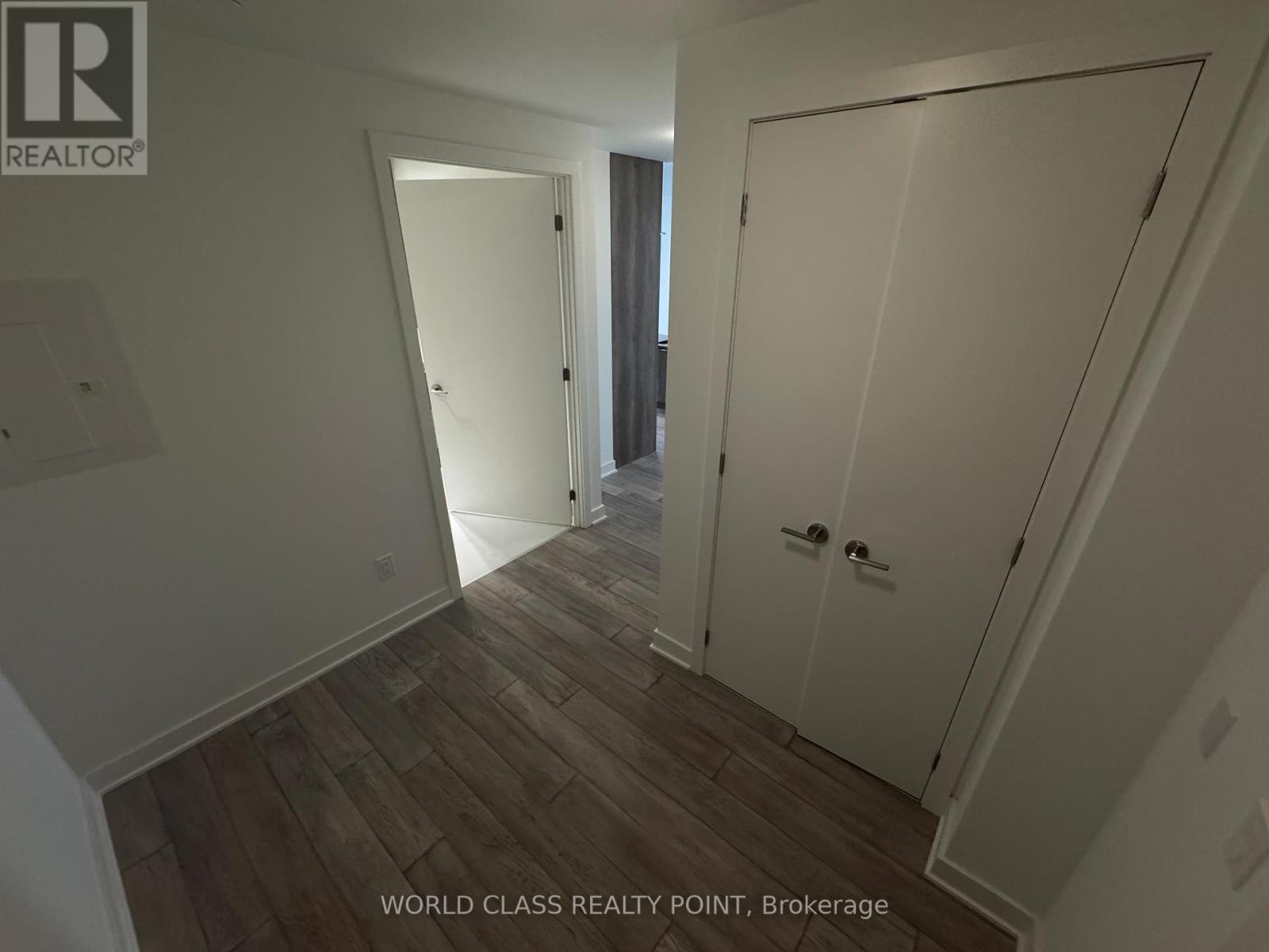 Photo 18 of 3309 11 Yorkville Avenue, Toronto ON