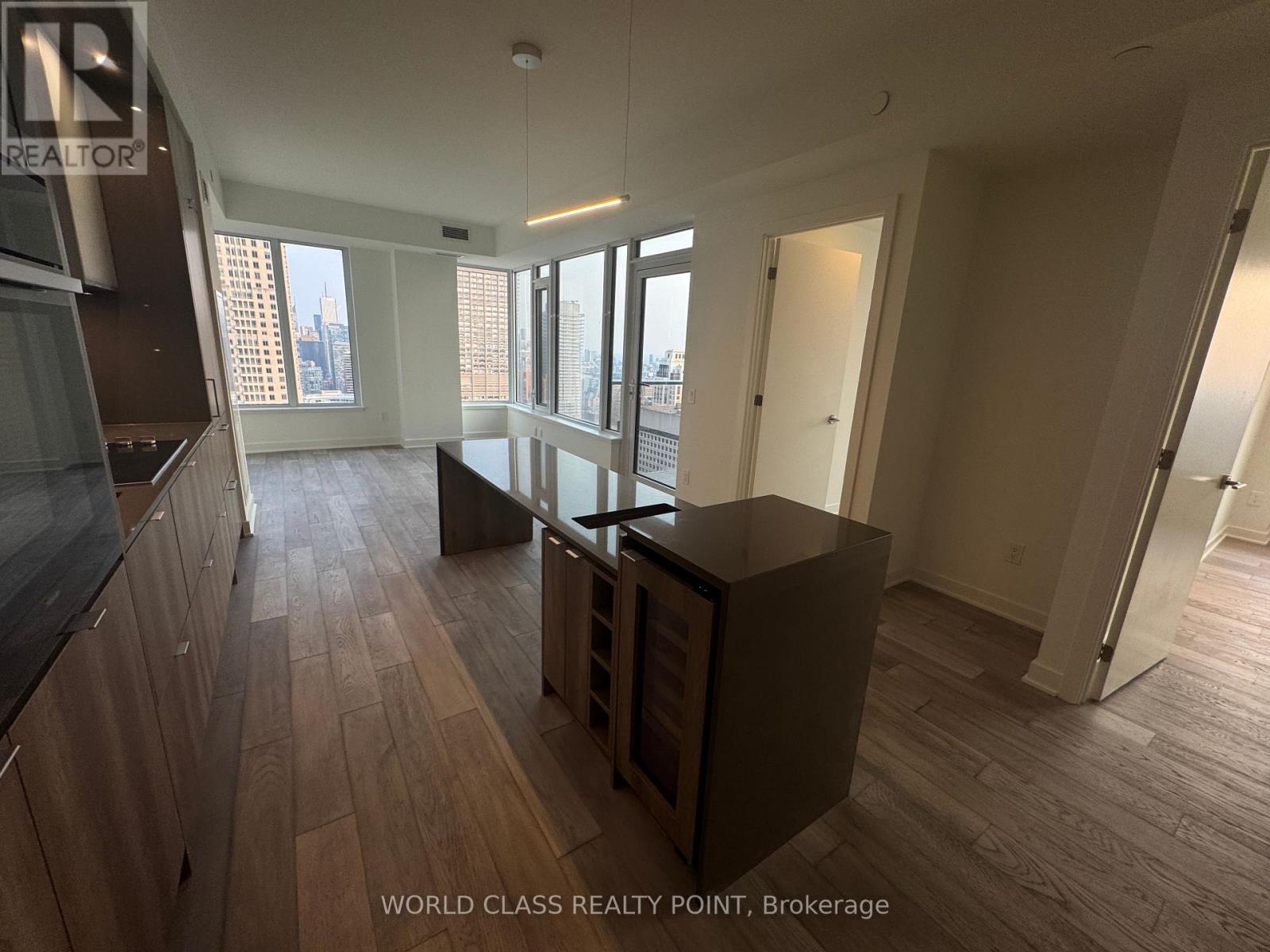 Photo 22 of 3309 11 Yorkville Avenue, Toronto ON