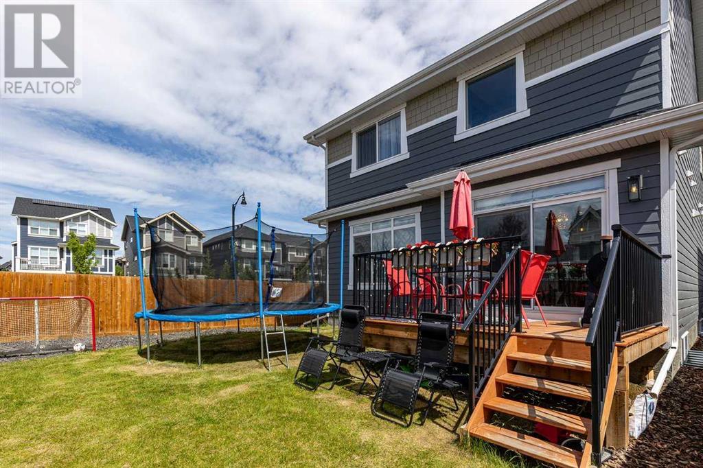 Photo 36 of 79 Sunrise Way, Cochrane AB