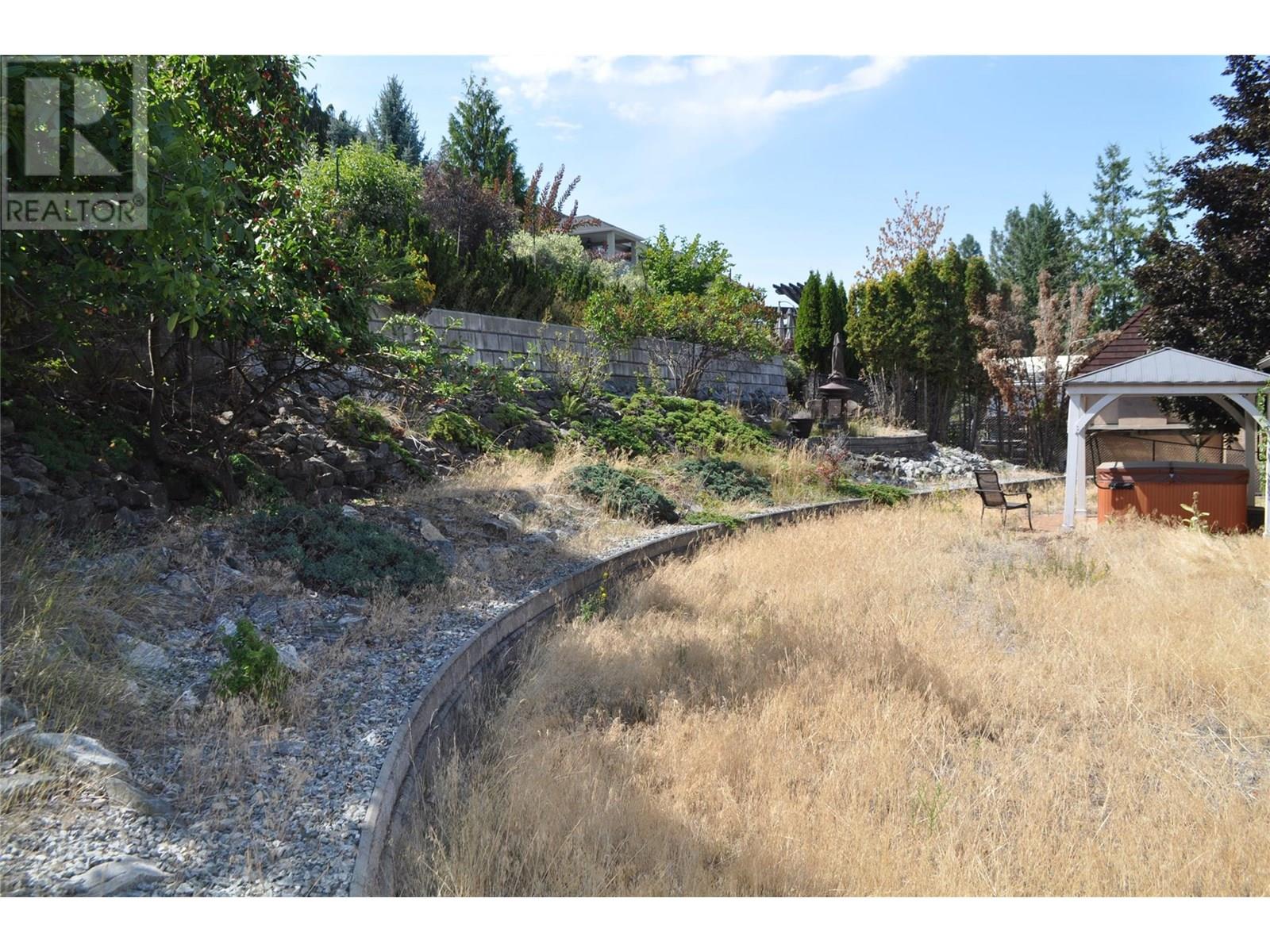 Photo 35 of 391 Stellar Drive, Kelowna BC