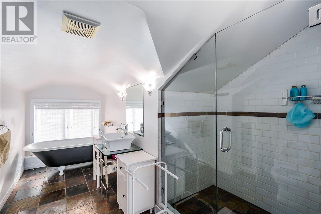 5975 CHANCELLOR BOULEVARD, Vancouver