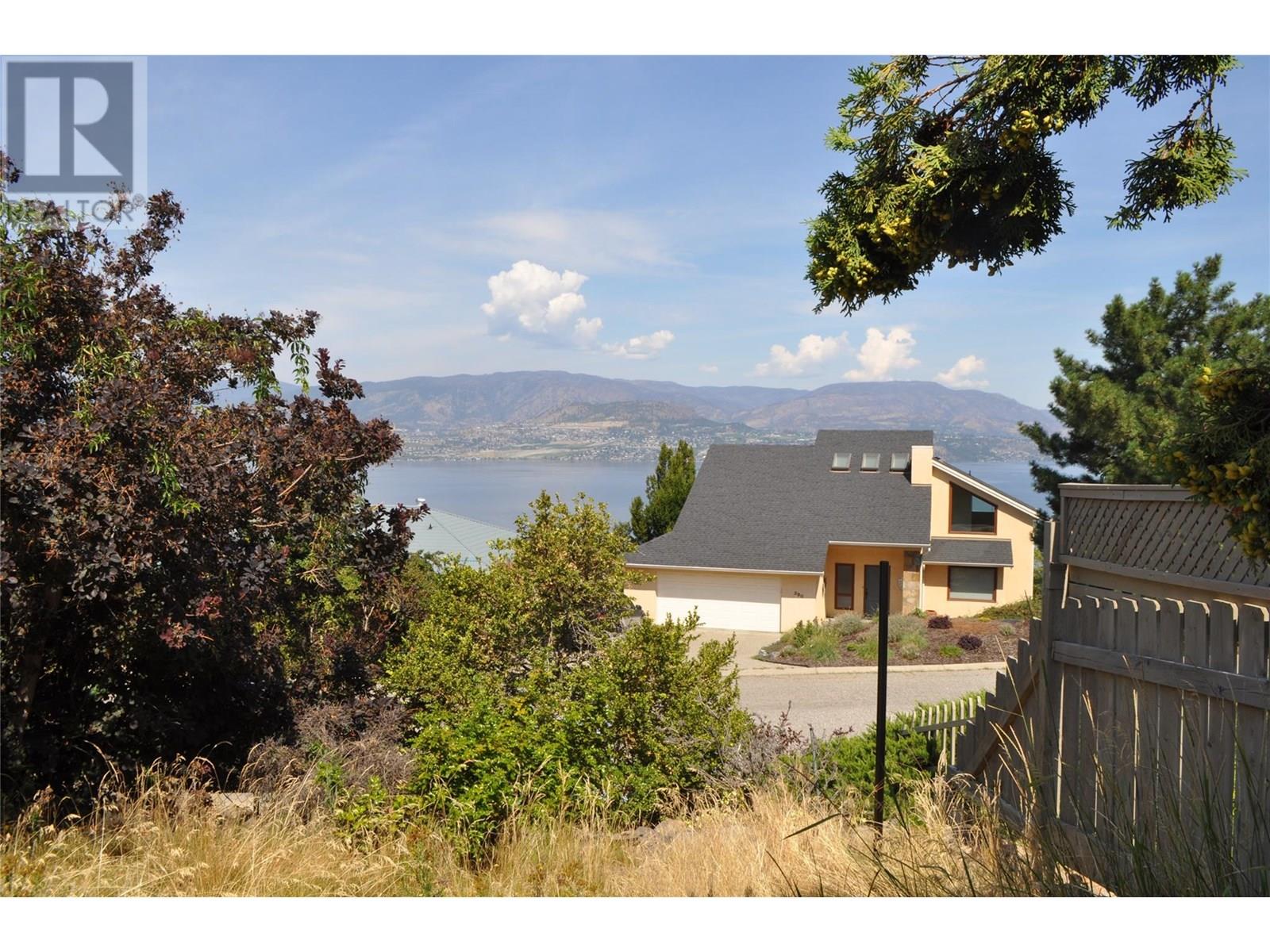 Photo 32 of 391 Stellar Drive, Kelowna BC