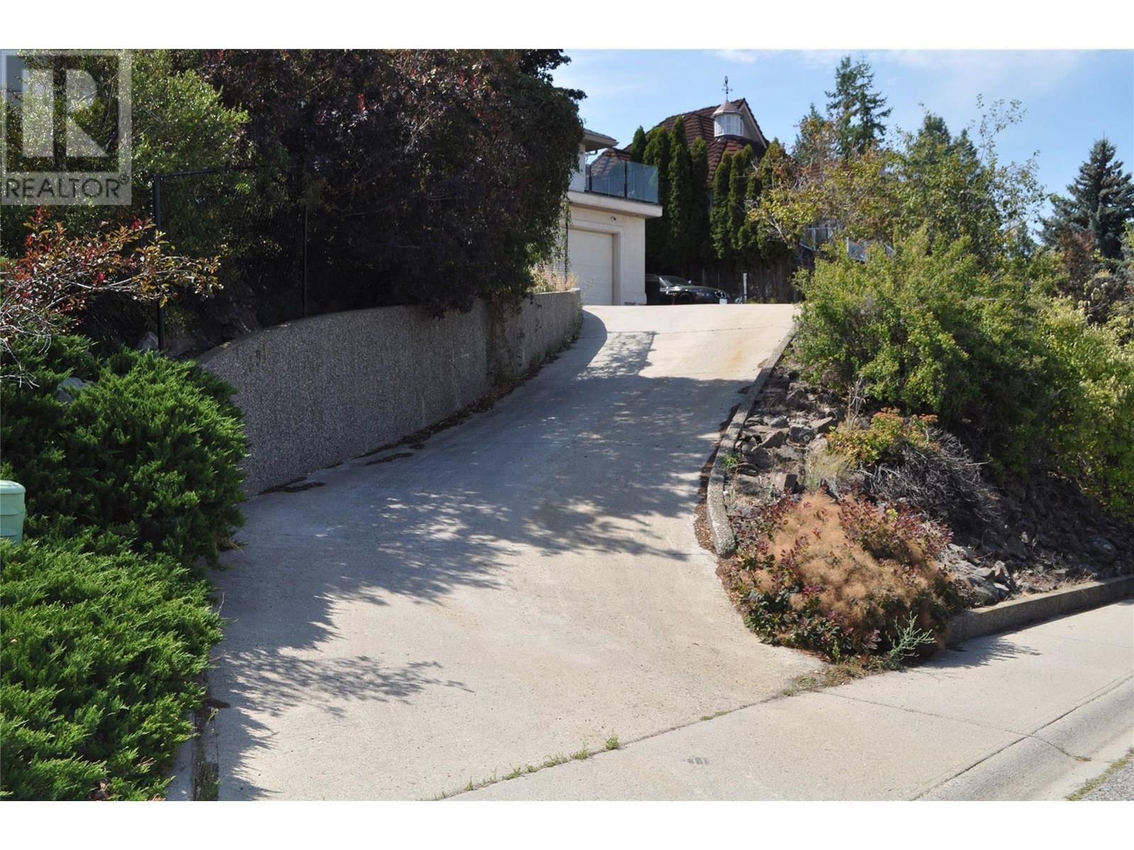 Photo 20 of 391 Stellar Drive, Kelowna BC