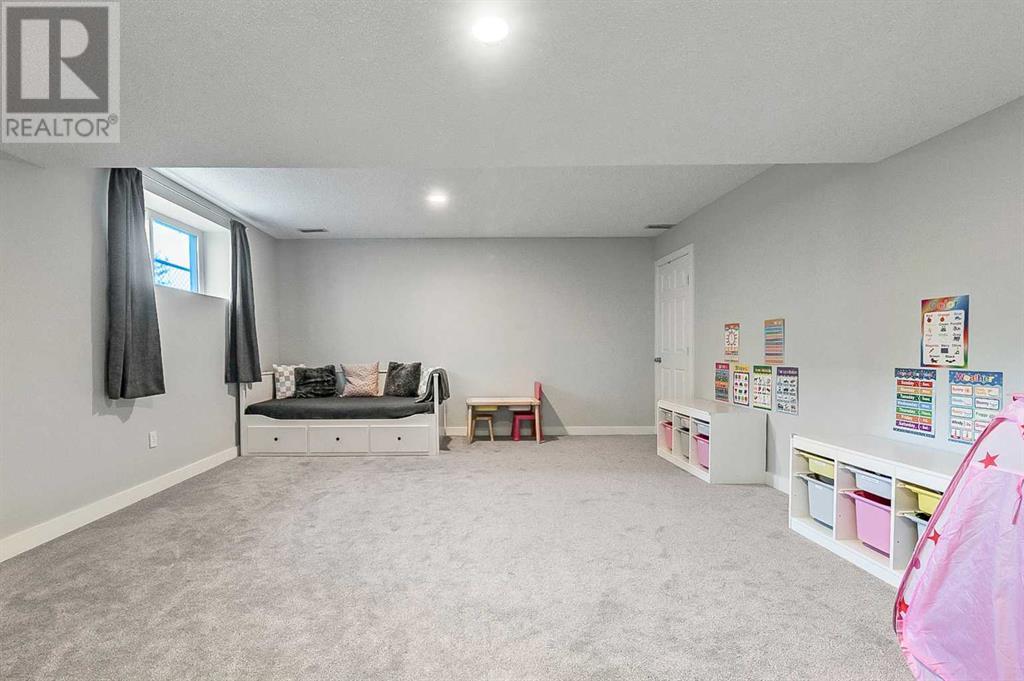 Single Family House for Sale in  Brightoncrest Way SE New Brighton Calgary 
