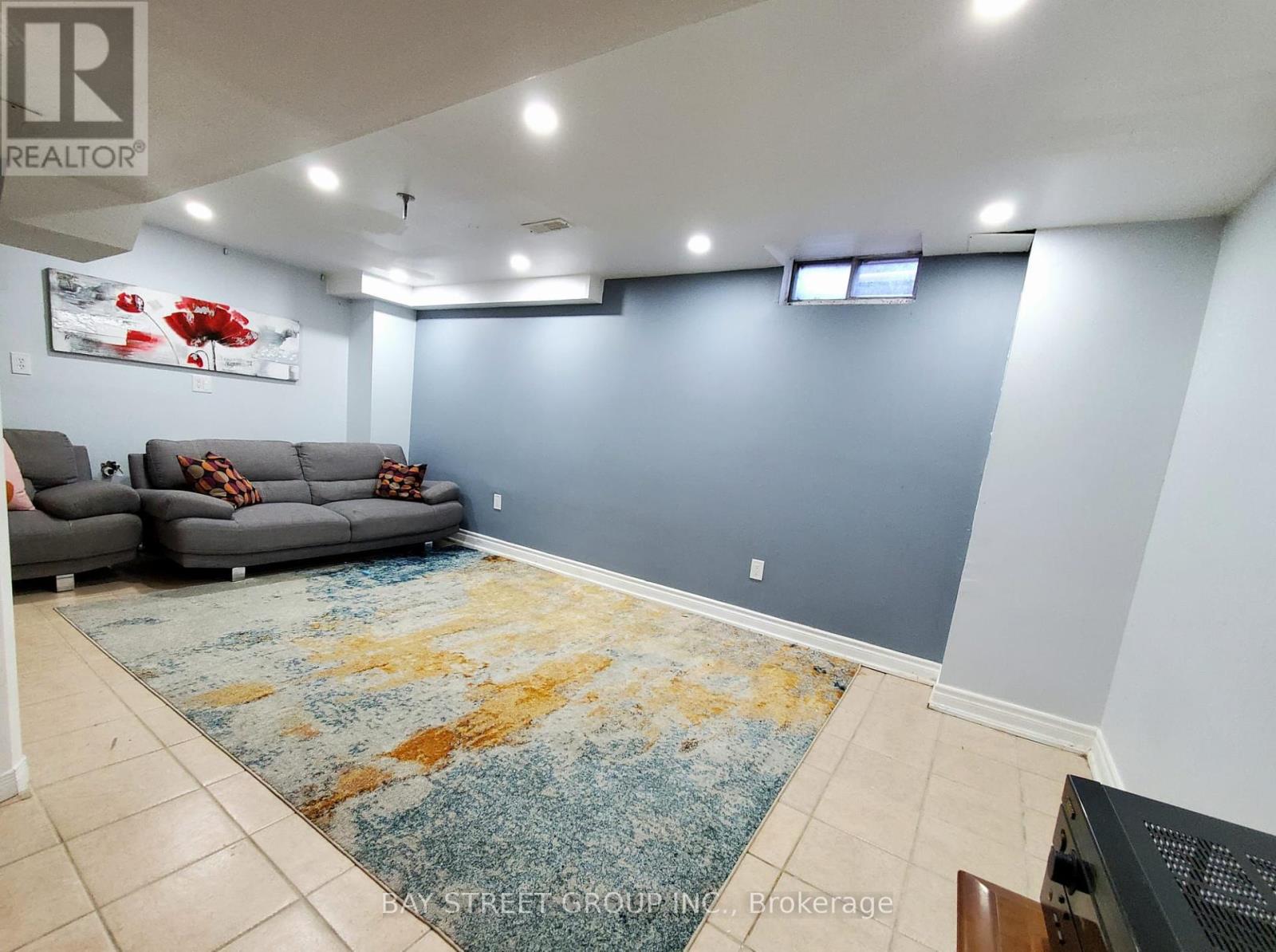 Photo 2 of 26 Ducatel Crescent, Ajax ON