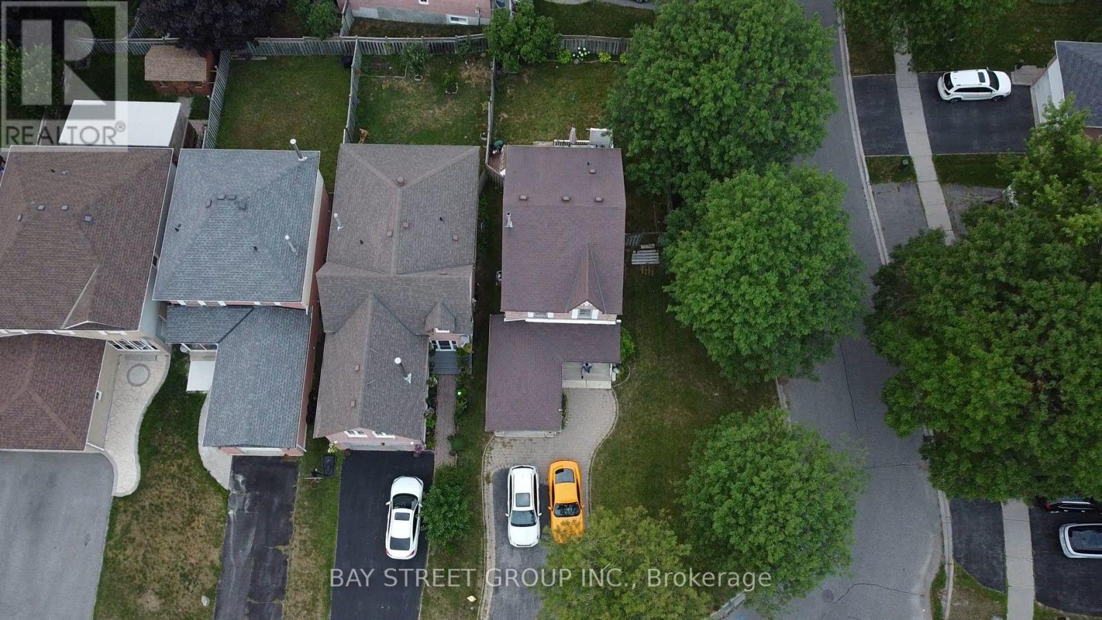 Photo 4 of 26 Ducatel Crescent, Ajax ON