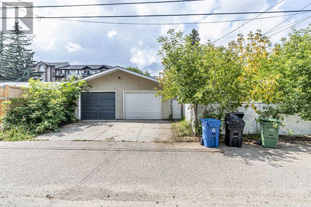 Single Family House 3 Level for Sale in   Street SE Penbrooke Meadows Calgary 