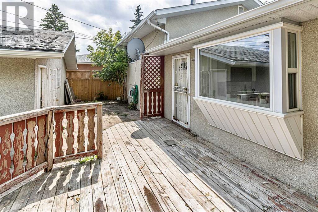 Single Family House 3 Level for Sale in   Street SE Penbrooke Meadows Calgary 