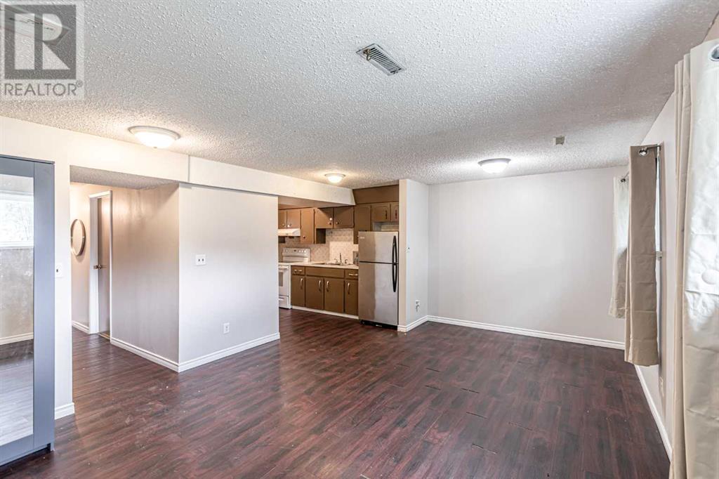 Single Family House 3 Level for Sale in   Street SE Penbrooke Meadows Calgary 