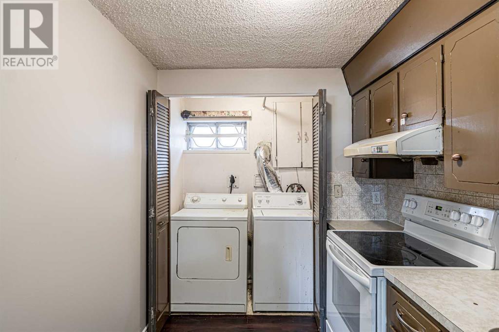 Single Family House 3 Level for Sale in   Street SE Penbrooke Meadows Calgary 